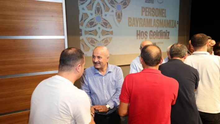 Başkan Büyükgöz personellerle bayramlaştı