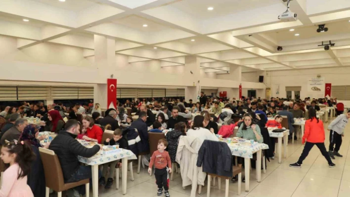 Başkan Hürriyet sporcuları iftarda ağırladı