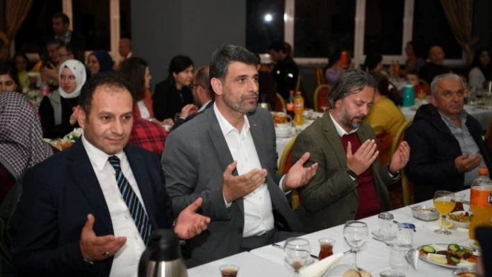 Başkan Kocaman sağlıkçılarla iftarda buluştu