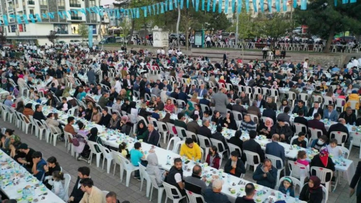 Başkan Özlü: 'Başiskele'mizde her zaman biriz, beraberiz'