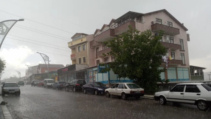 Beklenen yağış Kocaeli'de başladı