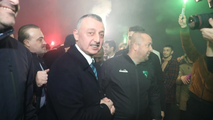 Büyükakın'a coşkulu karşılama