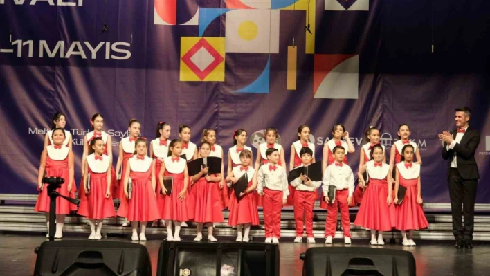 Büyükşehirin çocuk korosuna 'Ritmik Uyumda Başarı Ödülü'
