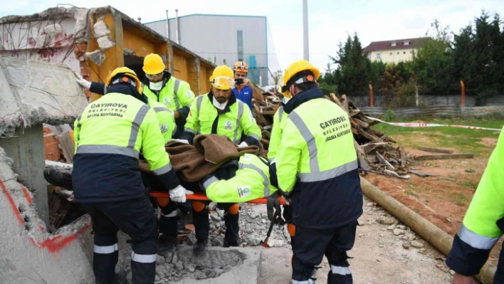 Çayırova Belediyesi'nin arama kurtarma ekibi kuruldu