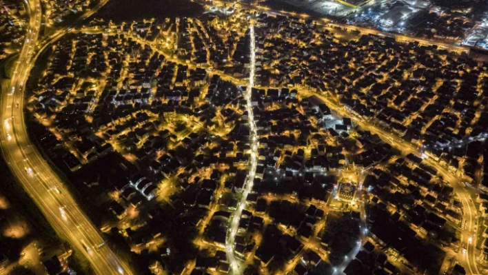 Çenesuyu Caddesi ışıl ışıl oldu