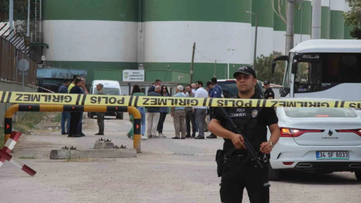 Cumhuriyet savcısı, patlamanın meydana geldiği bölgede inceleme yapıyor