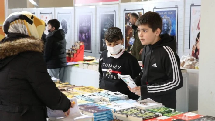 Darıca'da kitap fuarı açılışına yoğun ilgi