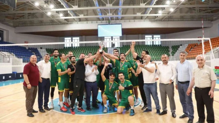 Darıca Voleybol Cup Turnuvasında madalyalar takdim edildi