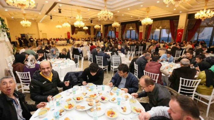 Derince Belediyesi'nin personelleri iftarda buluştu