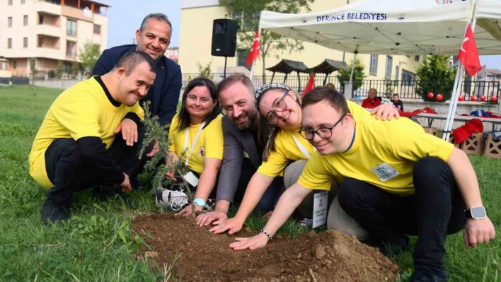 Derince'de fidanlar toprakla buluştu