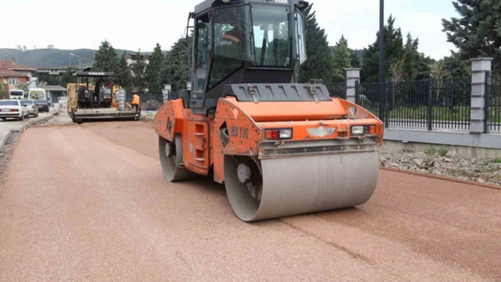 Derince Millet Bahçesi çevresine asfalt ve yaya kaldırımı