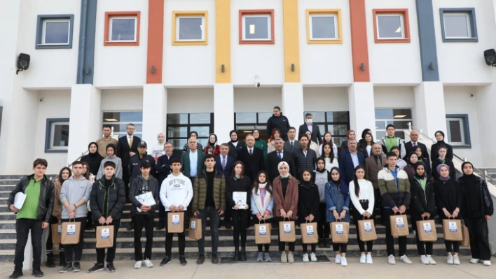 Dilovası Belediyesi'nden öğrencilere YKS ücreti desteği