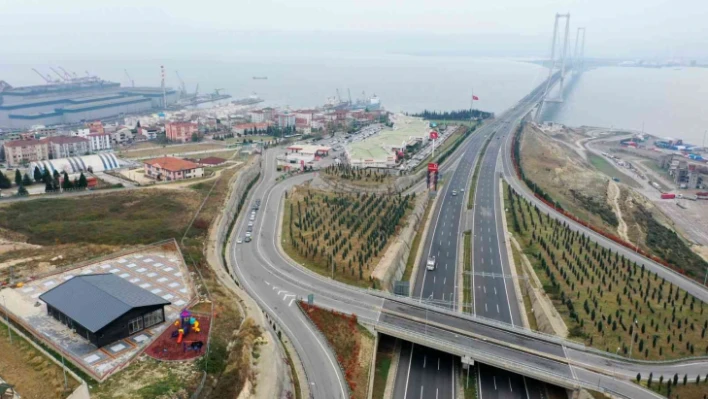 Dilovası'na köprü manzaralı seyir terası