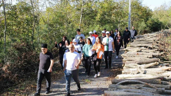 Doğa yürüyüşüyle günün tadını çıkardılar