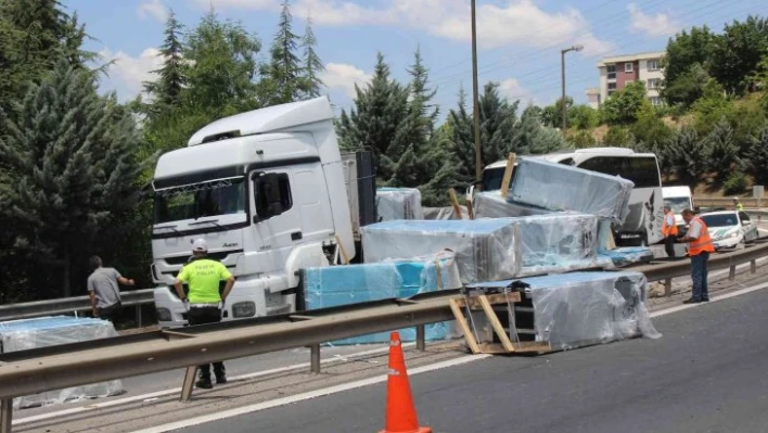 Donanma Komutanlığı'na götürülen 3 milyonluk elektrik panoları TEM'de yola saçıldı