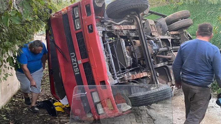 Elektrik arıza ekibi kaza yaptı: 2 yaralı