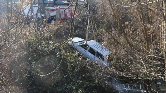 Emekli aylığını çekmek için evden çıkmıştı, dere yatağında otomobilde cesedi bulundu