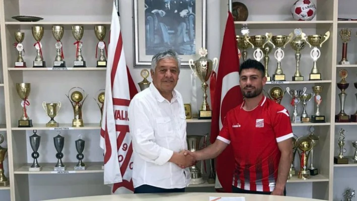   Ercan Çiftçi, Ayvalıkgücü ile anlaştı   