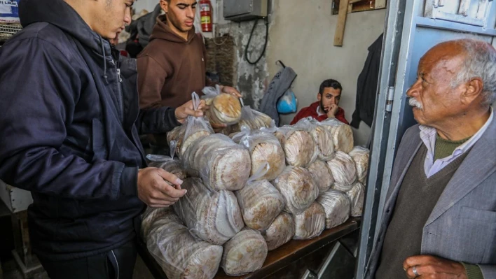 Gazze'de Ramazan ayında ekmek krizi derinleşiyor