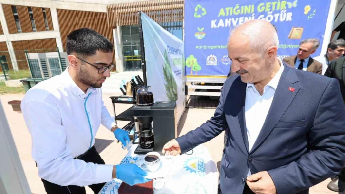 Gebze Belediyesi'nden 'Atığını Getir Kahveni Götür'