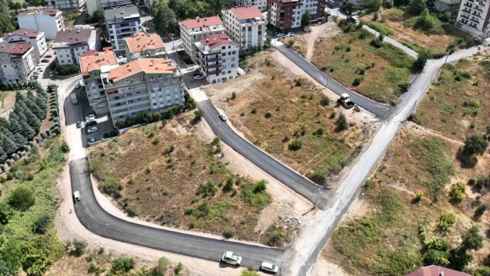 Gebze'nin yollarına 599 ton sıcak asfalt