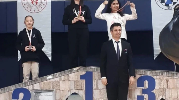 Genç satranççılar hünerlerini müsabakada sergiledi