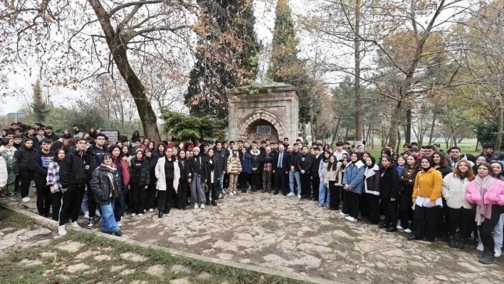 Gençler Fatih'in son seferine çıktığı Hünkar Çayırı'nı gezdi