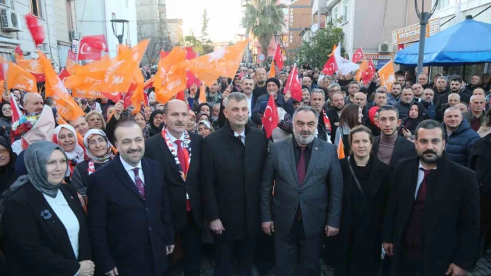 Gölcük Belediye Başkanı Ali Yıldırım Sezer'den gövde gösterisi