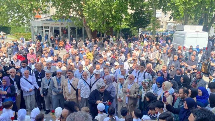 Hacı adayları dualarla kutsal topraklara uğurlandı