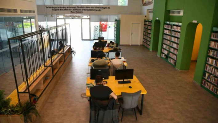 Halk kütüphaneleri KPSS girecek öğrenciler için 7/24 açık