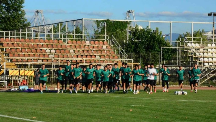 Hazırlık kampını tamamlayan Kocaelispor, kente döndü