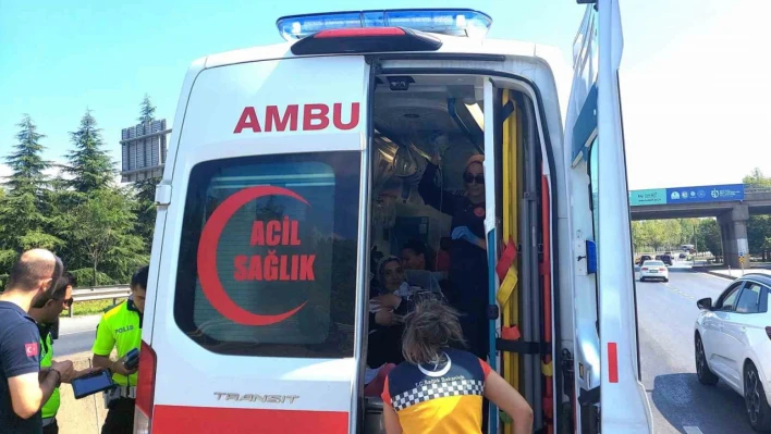 İçinde anne ve bebek olan yenidoğan ambulansı kazaya karıştı: 1 yaralı