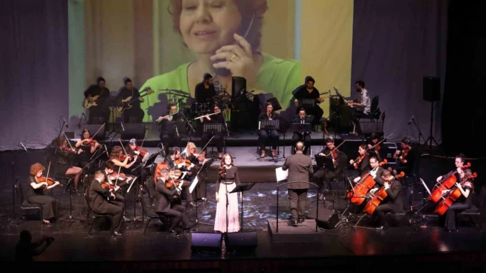 İlk kez bir Türk orkestrası, Toygar Işıklı'nın eserlerini seslendirdi