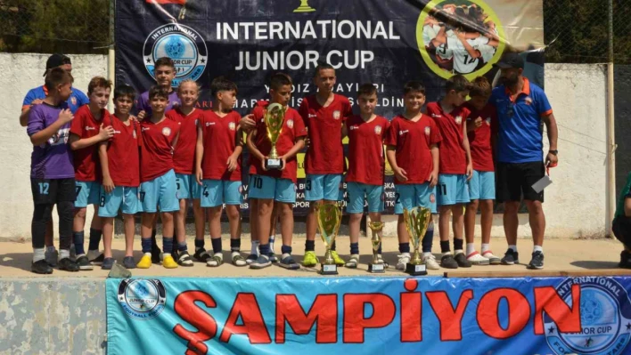 İnternationel Junior Cup'da Darıca Kalespor fırtınası esti