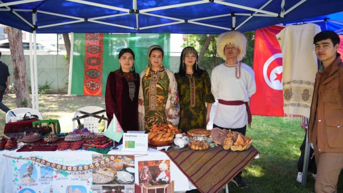 İşveren ile öğrenciler buluştu, kariyer festivali şenliğe döndü