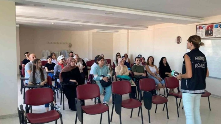 İZMEK'li kadınlara farkındalık eğitimi