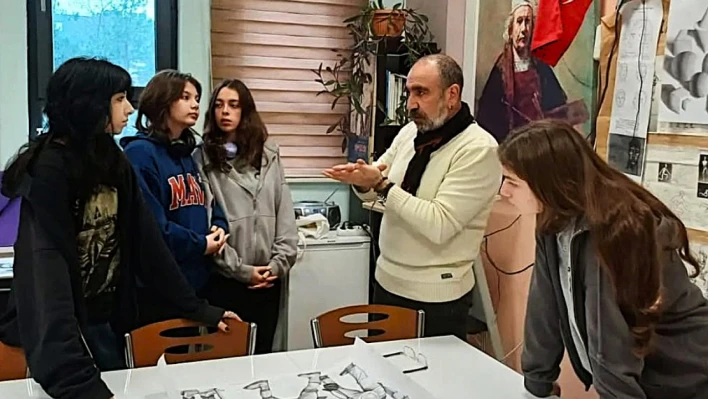 İzmit 24 Kasım Anadolu Lisesi'nden örnek proje: Sanat yoluyla kişisel gelişim eğitimi