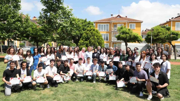 İzmit Çınar Akademi mezunları üniversiteli oldu