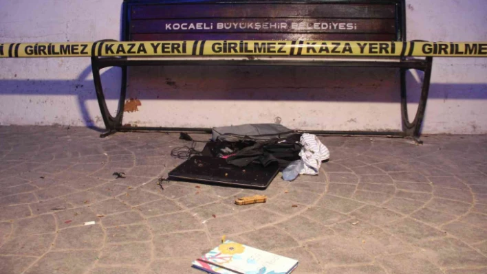 İzmit'te otobüs durağındaki şüpheli çanta polisi alarma geçirdi