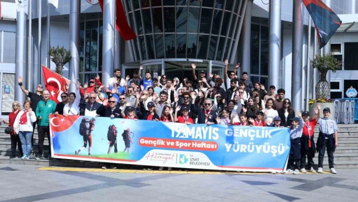 İzmitli gençler 19 Mayıs Gençlik Yürüyüşünde buluştu