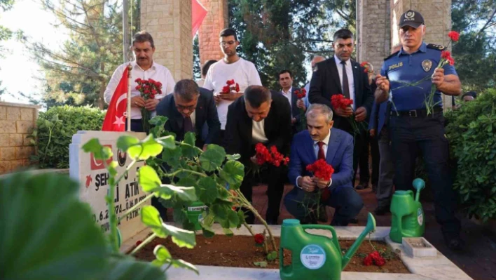 Kahramanlar Çayırova'da anıldı