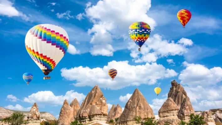 Kapadokya'da balon uçuş rekoru kırıldı
