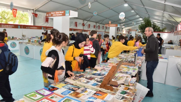 Kartepe Çocuk Kitap Fuarı'nı 50 bin kişi ziyaret etti