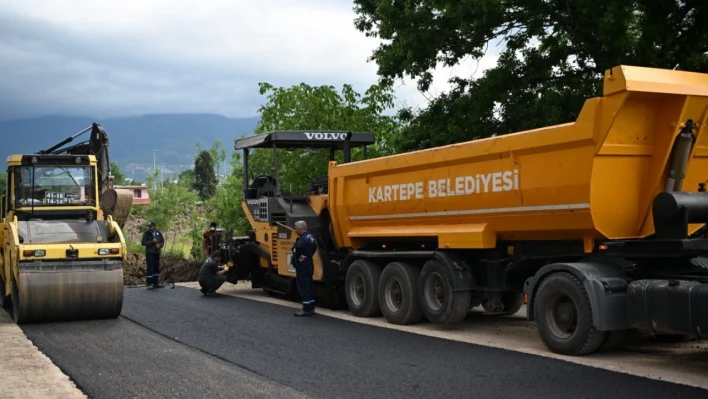 Kartepe'de 930 ton asfalt serimi gerçekleştirildi