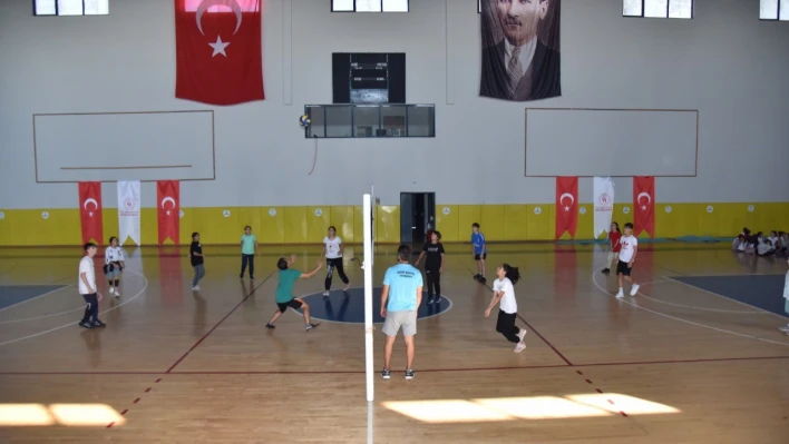 Kartepe'de yaz spor okulları sezonu açılıyor