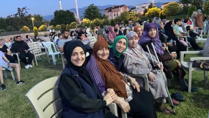 Kartepe'nin çınarları sinema keyfi yaşadı