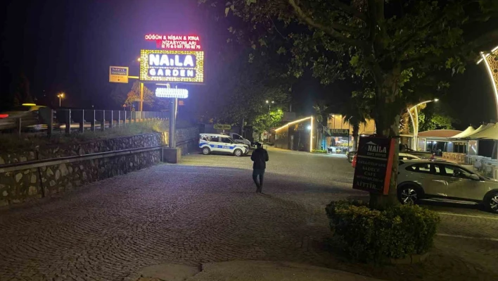 Kına gecesinde eğlenenlerin üzerine disko topu düştü: 3 yaralı