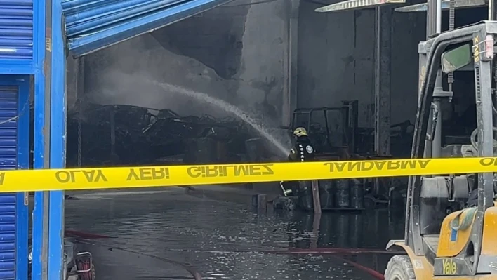Kocaeli'de boya fabrikasında çıkan yangın kontrol altına alındı