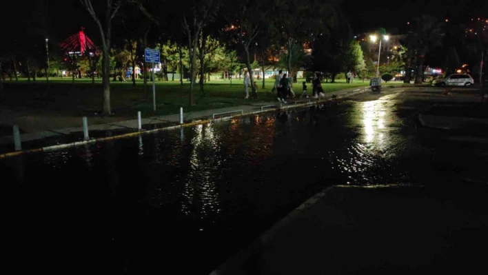 Kocaeli'de lodos etkili oldu, otoparkın bir bölümü sular altında kaldı