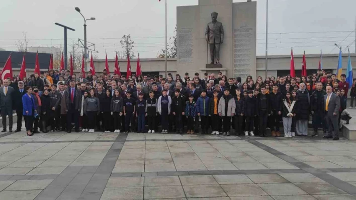 Kocaeli'de Öğretmenler Günü kutlandı